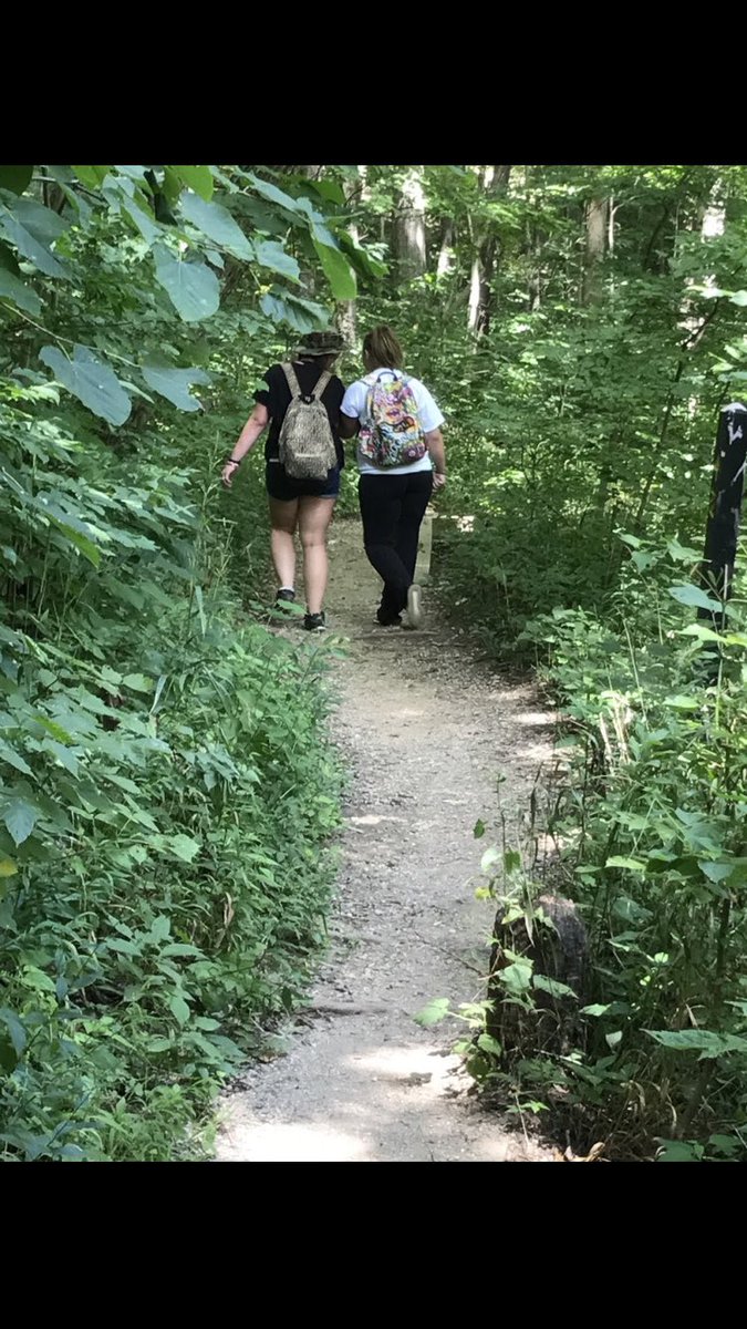 rebeccccalanham's tweet image. I promise to always be there, I promise when we get old we still will be best friends. Over the years we have grown together. You are my best friend but also my sister. I love you so much and I’m so glad to have you 🥺❤️ happy birthday best friend 😭❤️ ilysm