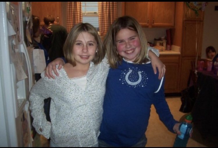 rebeccccalanham's tweet image. I promise to always be there, I promise when we get old we still will be best friends. Over the years we have grown together. You are my best friend but also my sister. I love you so much and I’m so glad to have you 🥺❤️ happy birthday best friend 😭❤️ ilysm