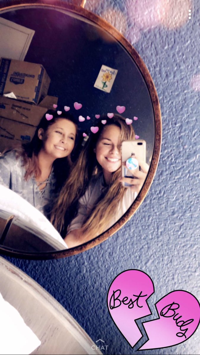 rebeccccalanham's tweet image. I promise to always be there, I promise when we get old we still will be best friends. Over the years we have grown together. You are my best friend but also my sister. I love you so much and I’m so glad to have you 🥺❤️ happy birthday best friend 😭❤️ ilysm