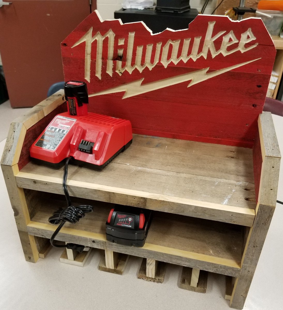 WWHSTechCoach's tweet photo. Eng & Tech Ss dressed up our leftover pallet from the @MilwaukeeTool donation for halloween.
Utilizing some of the brushless M12/18 Fuel tools (& #cnc too) they were able to #upcycle the pallet as a cordless tool charging station.
#wwhswizardpride
#designitmakeit https://t.co/I1iAZcEGBf
