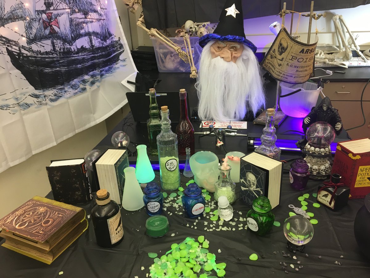 JuddRothstein's tweet photo. Happy Halloween from PMHS!  We hope you had a booooooo-tiful day!  @yourcandymatters https://t.co/c5exWsVgGX