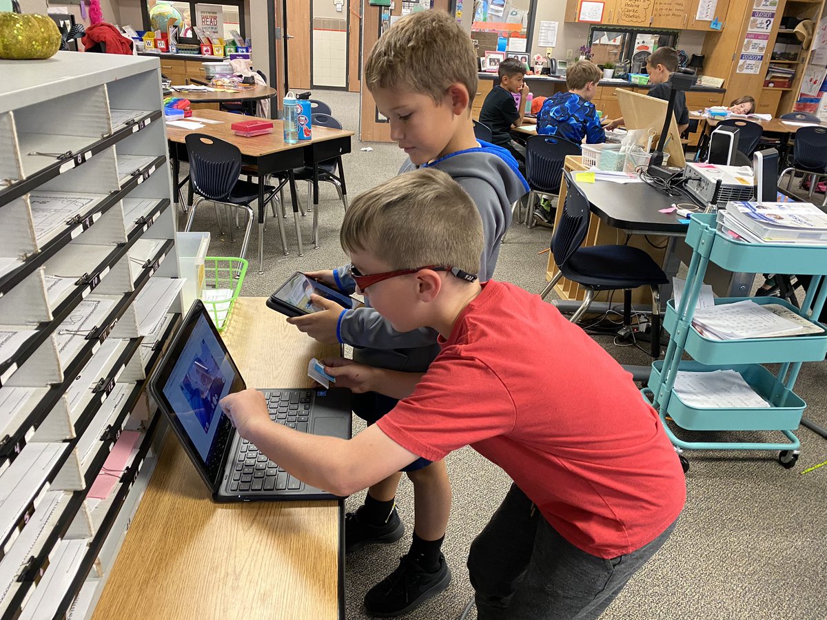 martinezteach's tweet photo. @BethBarrMustang Excited about new learning! Using flip grid in google classroom! #1lisd #thegreatestparkside https://t.co/FEmI1WmNZi
