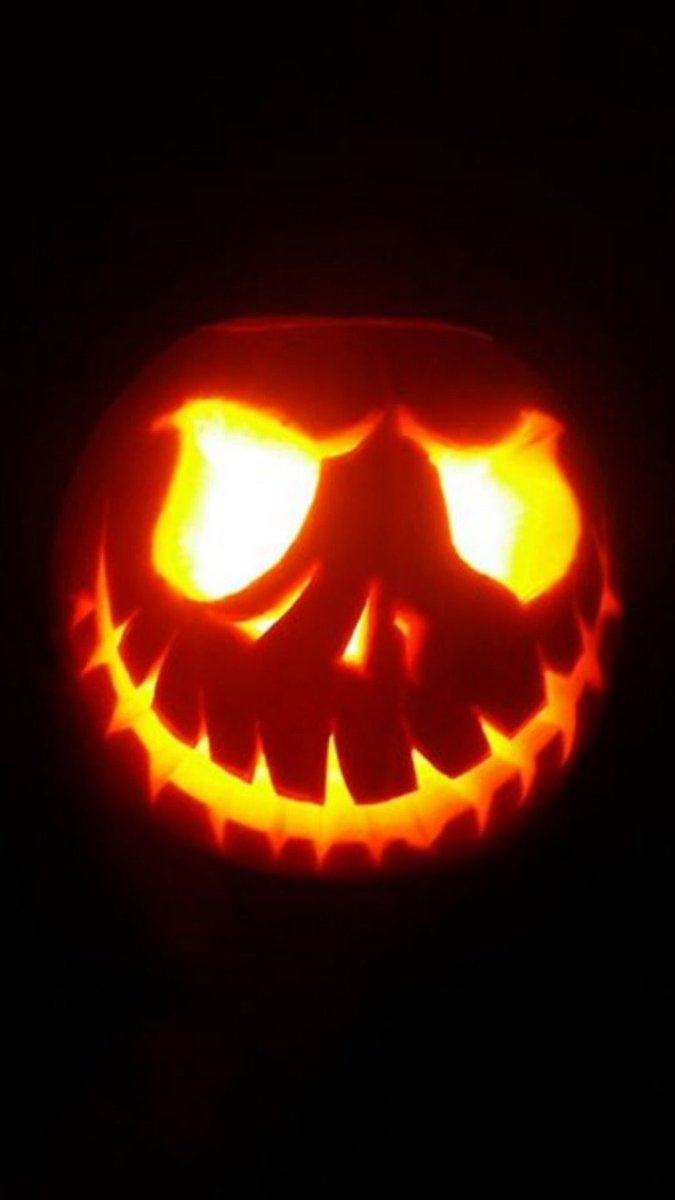 kvmp1986's tweet photo. This week has been a very good week for the Property Services team. Starting with @Gaz79Gt who won the Pumpkin competition on Thursday 🎃 followed by Chloe who won the Week 1 Bake Off today, closely followed in 2nd place by @JackMastin6 👍🏼 well done team #talent @yourseddon https://t.co/XVv6YPIhSZ