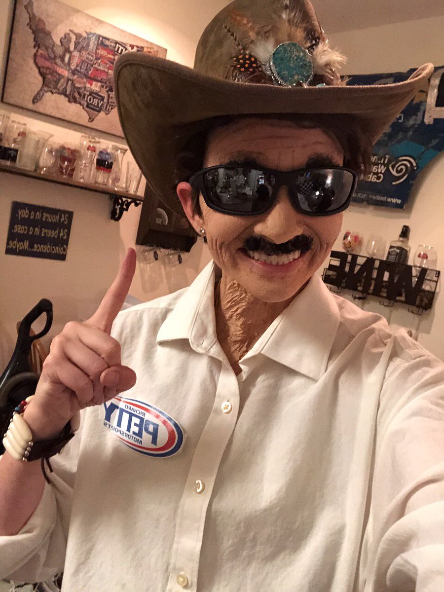 SayRTR14's tweet photo. In true Petty fashion, yesterday was definitely a Halloween for the record books!🏁👑 

#HappyHalloween2019 #RichardPetty #Winning #TheKing #BestofAllTime #BestCostume #RPM #NASCAR https://t.co/cPL2uhSGub