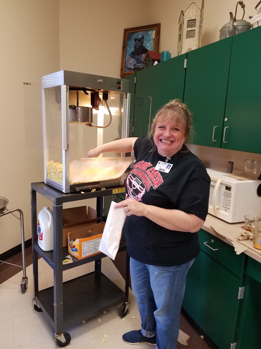 JhMoorhead's tweet photo. Thank you Sunshine Committee for Friday Popcorn... https://t.co/UMczCXoakQ