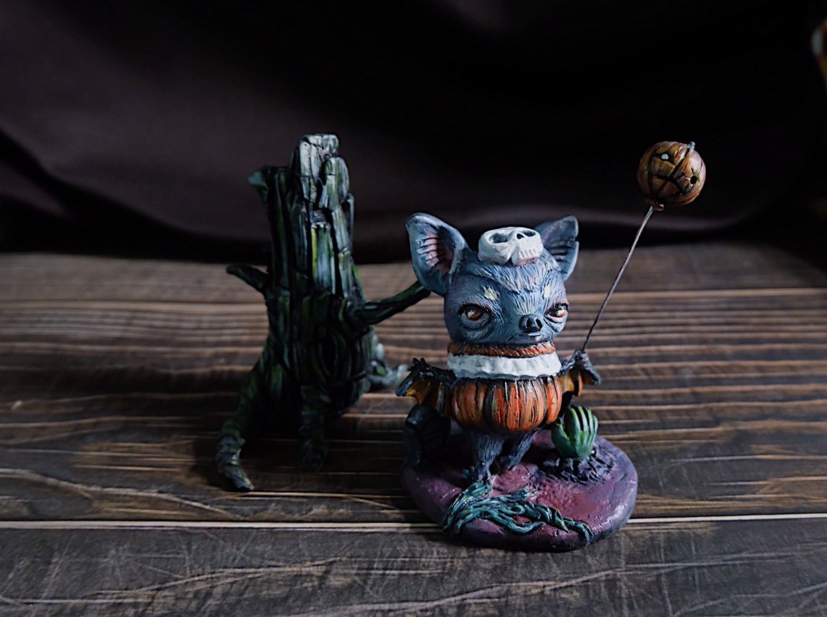 sleepingchild9's tweet photo. Happy halloween #halloween2019 #polymerclay #handmade #craft #sculpture #sculptor #arttoy https://t.co/tigZv7qMMH