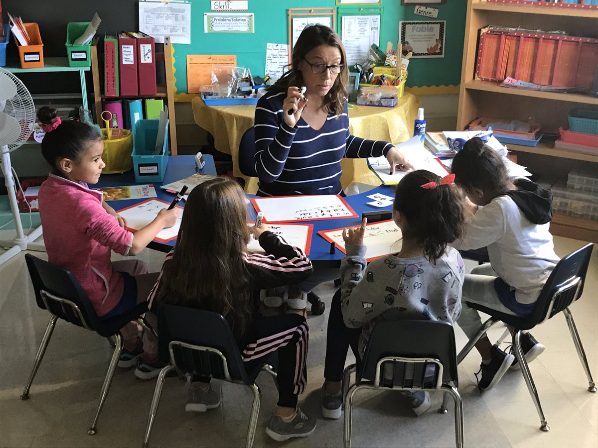 basdjacksilva's tweet photo. Every syllable needs a vowel...I had a great time at James Buchanan Elementary learning phonics alongside some very hardworking bulldogs. Great job, Mrs. Depalmo’s class! #BASDRBG3 @BethlehemAreaSD https://t.co/kAzSj0FSoY