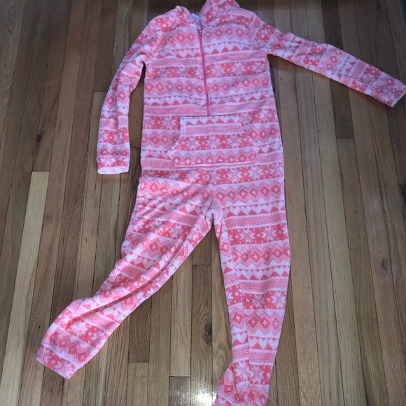 brittdayy's tweet photo. So good I had to share! Check out all the items I'm loving on @Poshmarkapp #poshmark #fashion #style #shopmycloset #forever21 #oldnavy: https://t.co/7lbWUtYEUM https://t.co/pFSc0dJrz3