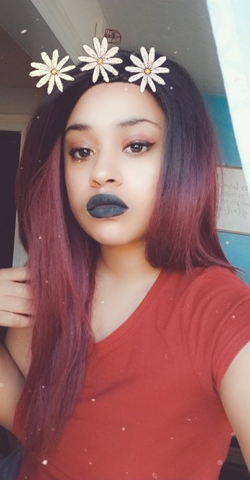 Good morning lovelies 💕 I'm gorgeous in both of these pics but I'm even prettier when I smile.. $end