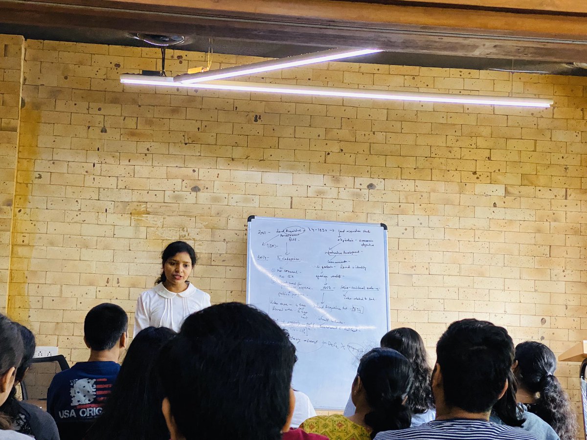 AbhyankarsIAS's tweet photo. An absolutely honest, riveting and knowledgeable #MasterClass - our very own @MaithiliKorde IRS, shines bright as always! #FunFridays #goupsc #AjitAbhyankar https://t.co/F2xokINC77