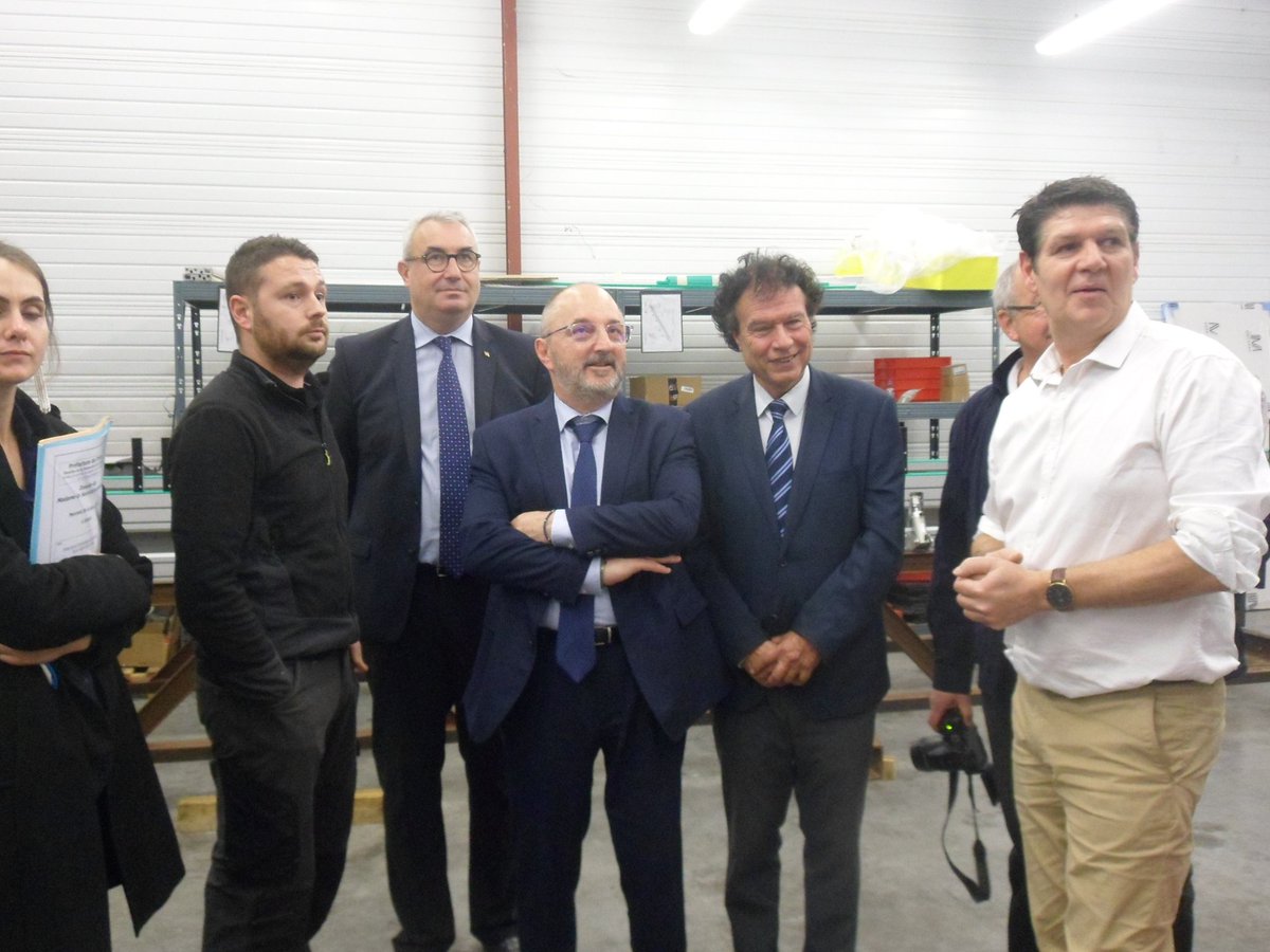 Prefet36's tweet photo. [ 📸🏭 Visites de terrain] 
Mercredi 30 octobre, Thierry BONNIER @Prefet36 a visité 3 #entreprises de la commune de #Levroux : #Mecapro , #PierryCreation et #PassionGranit.
Le dynamisme des entreprises est une des clés de l'#attractivité du territoire.
@cocorel36 https://t.co/QTn570Okmg
