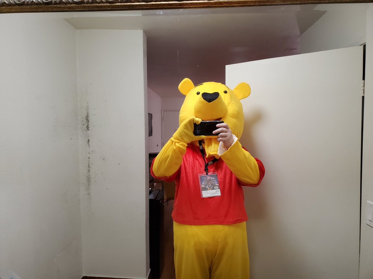 Zeratek's tweet photo. My transformation is complete see you soon #BlizzCon2019 #blizzcon https://t.co/r3ApP93WJo