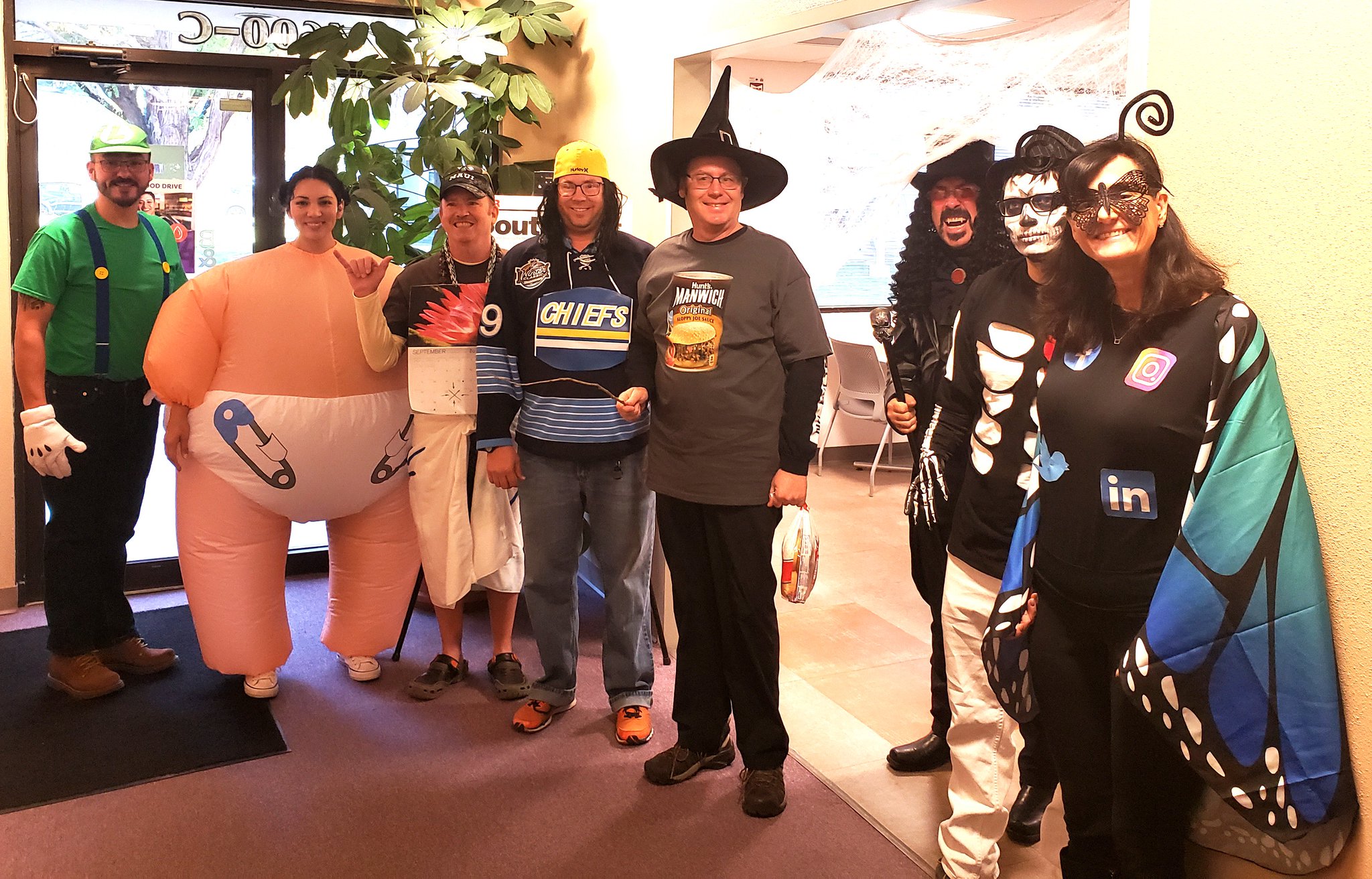 Download Manwich Can Halloween Costume Background