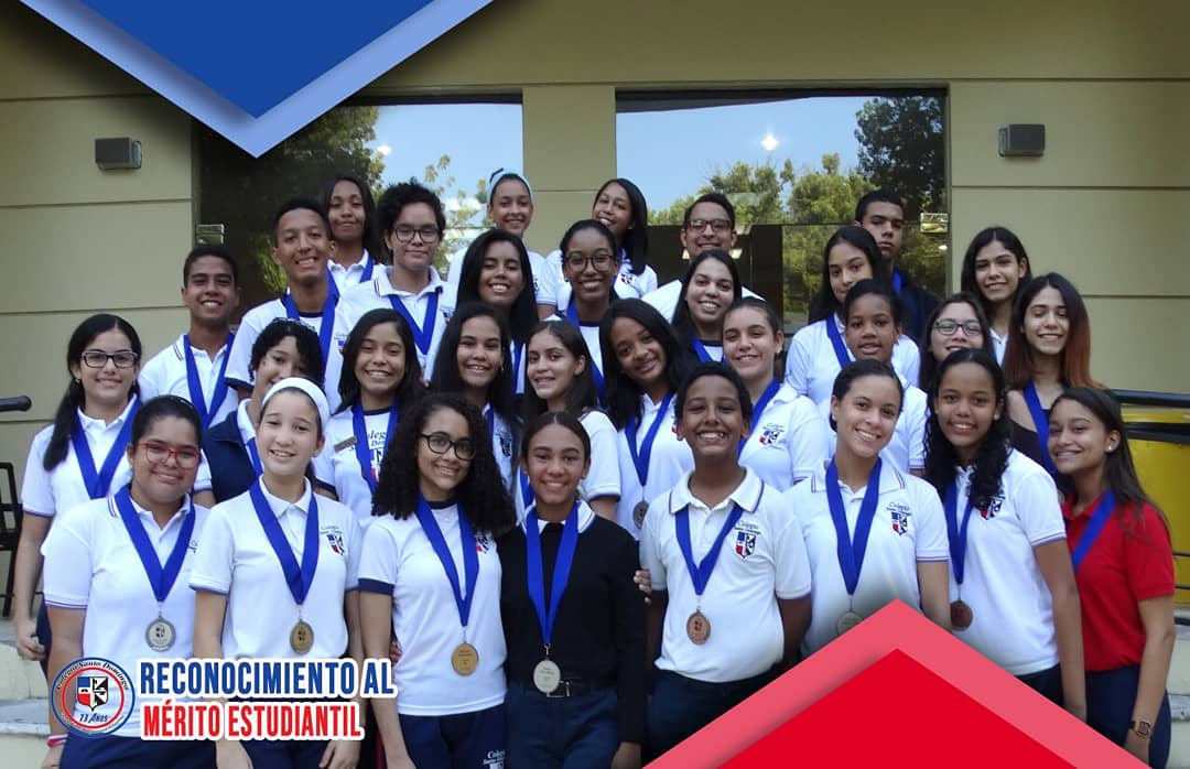 santodomingocol's tweet photo. Reconocimiento a estudiantes méritorios del nivel secundario,  el cual fué entregado por sus padres. ¡Felicidades a todos! #méritoestudiantil💖 #colegiosantodomingo73 #colegiosantodomingo2019 #colsantodomingo #colegiosantodomingo #CSDsecundaria https://t.co/w5K32cALGE