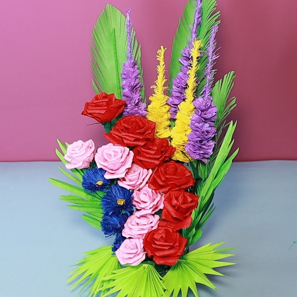 shimmeryandgli1's tweet photo. Paper flower bouquet! Easy DIY tutorial, just check  out the YouTube link 
https://t.co/Goptn8JwJW
#paperflowerbouquet #paperflower
#giftingideas #paperflowertutorial  #papercraft https://t.co/ekhFHGh6NW