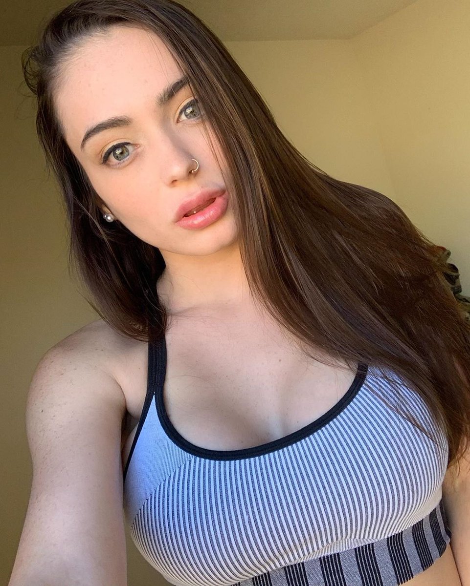 MarquezBrooke's tweet photo. do you think im sex worthy ?? follow and dm and you will find out 💦 💦 💦  rt + like  #cheatingwife #webcamwhore https://t.co/cOXxrjHWDw