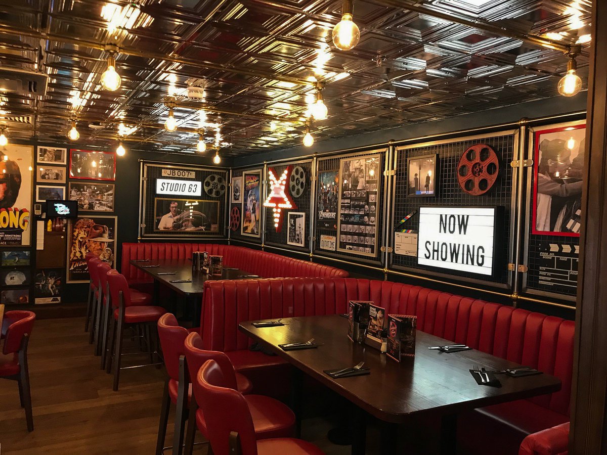 Dawnvale's tweet photo. Our managing director took a trip to the TGI Fridays at the White Rose Centre in Leeds yesterday, great to see it still looking great 18 months after the fit out!
#TGIFridays #Diner #AmericanStyle #Restaurant #FitOut #Design #DesignAndFit #Bar #BarBuild #Neon https://t.co/EL6ZrccJ8x