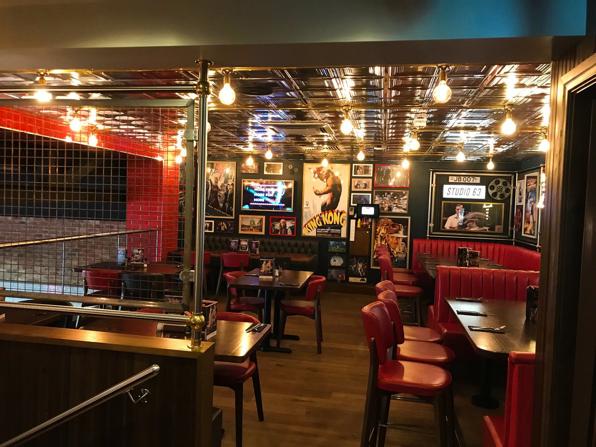Dawnvale's tweet photo. Our managing director took a trip to the TGI Fridays at the White Rose Centre in Leeds yesterday, great to see it still looking great 18 months after the fit out!
#TGIFridays #Diner #AmericanStyle #Restaurant #FitOut #Design #DesignAndFit #Bar #BarBuild #Neon https://t.co/EL6ZrccJ8x