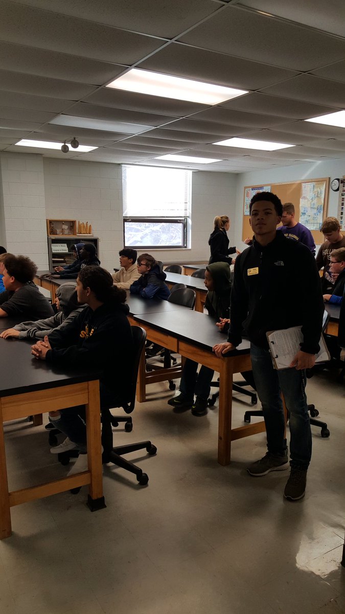 CCarpenter84's tweet photo. Tour with Derek!  Saw Rec and Lecture Halls!
#wearelombard #galesburg205 #wiu https://t.co/9ix00QqUrn