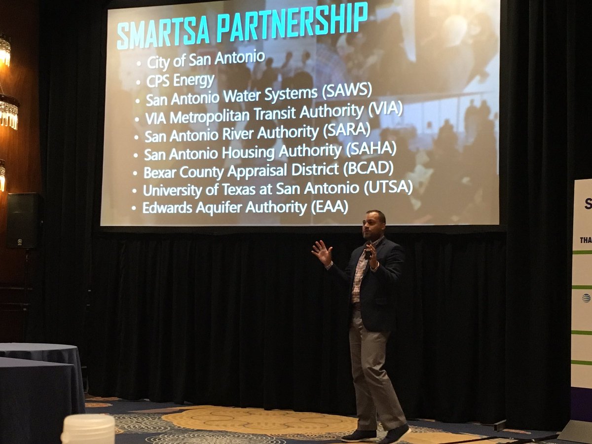InnovateSA's tweet photo. Our Chief Innovation Officer sharing San Antonio’s vision for a connected, inclusive and resilient future at #scsummit ! https://t.co/BJw1vSo0qm