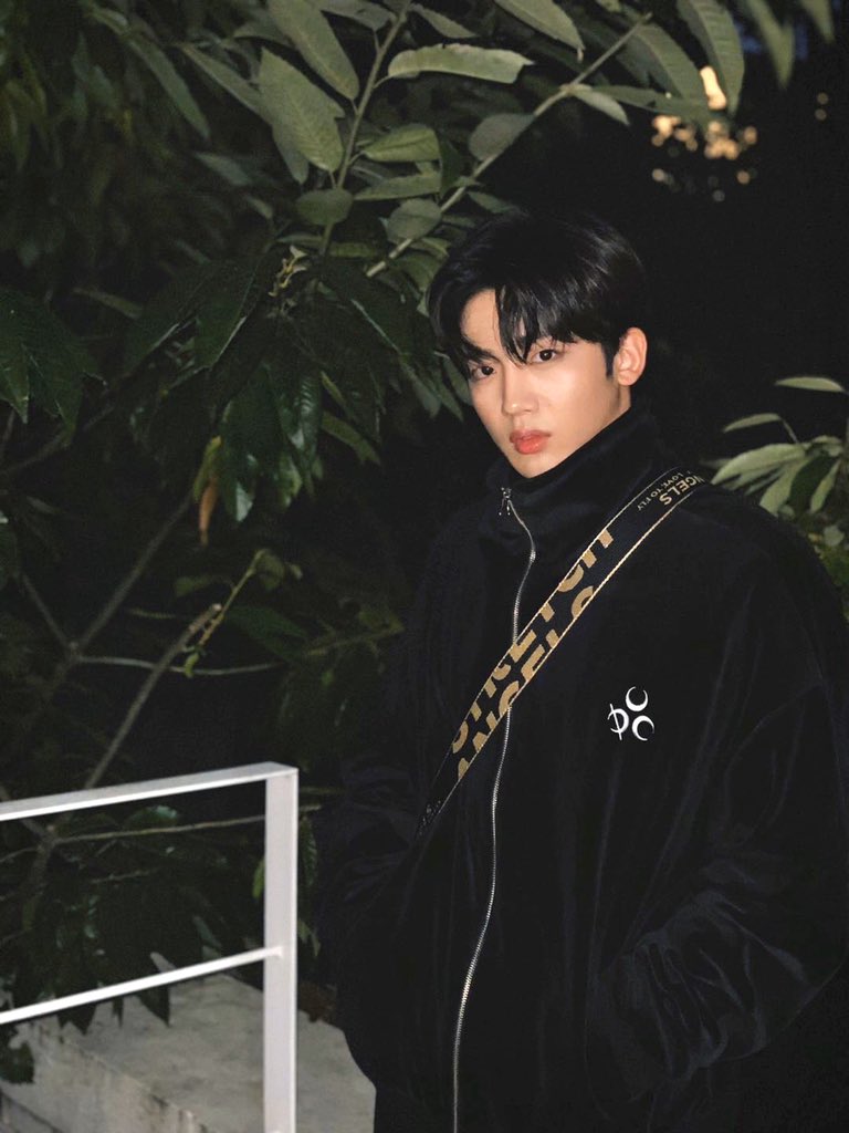 BunnyLem's tweet photo. What a boyfriend vibe! https://t.co/b17qjDq8IF