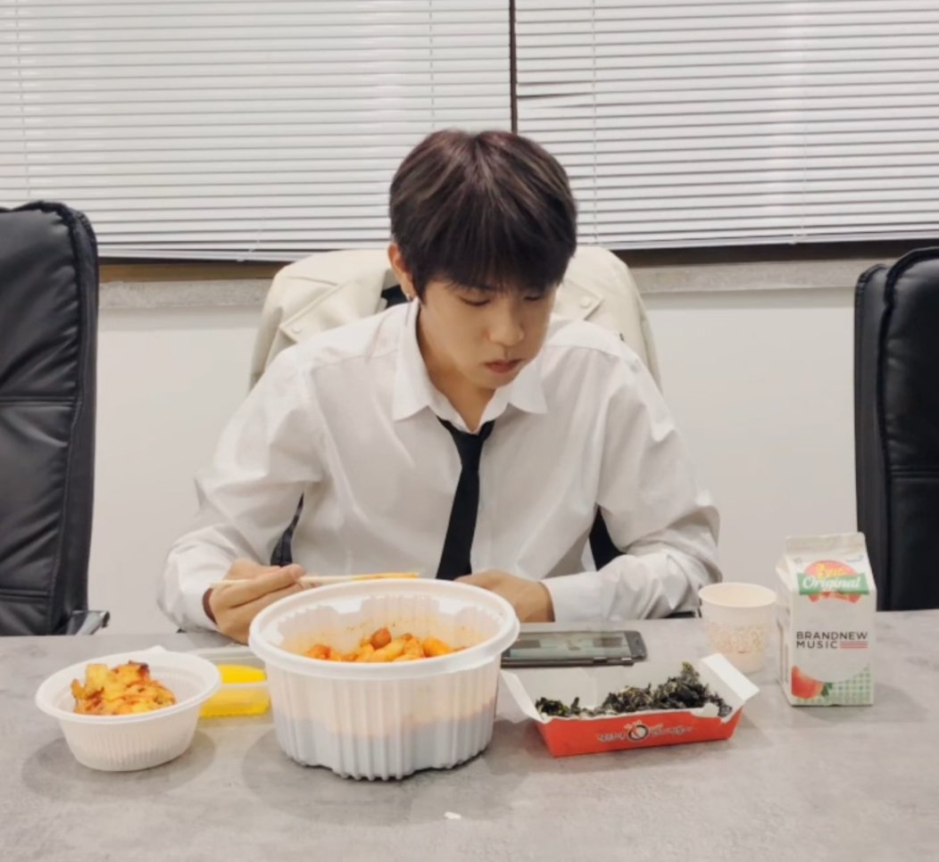 whoee28's tweet photo. 우리에게 와줘서 고마워 우진아😭💗
함께해온 시간들처럼, 앞으로도 함께 하자☺️💕🙏
맛있는거 많이 먹고 오늘 하루는 다른 그 어떤 날보다 더 행복하길♡

#우리의행복_박우진_생일축하해
#OnlyOneWOOJINDAY https://t.co/F1kk4nRxAU