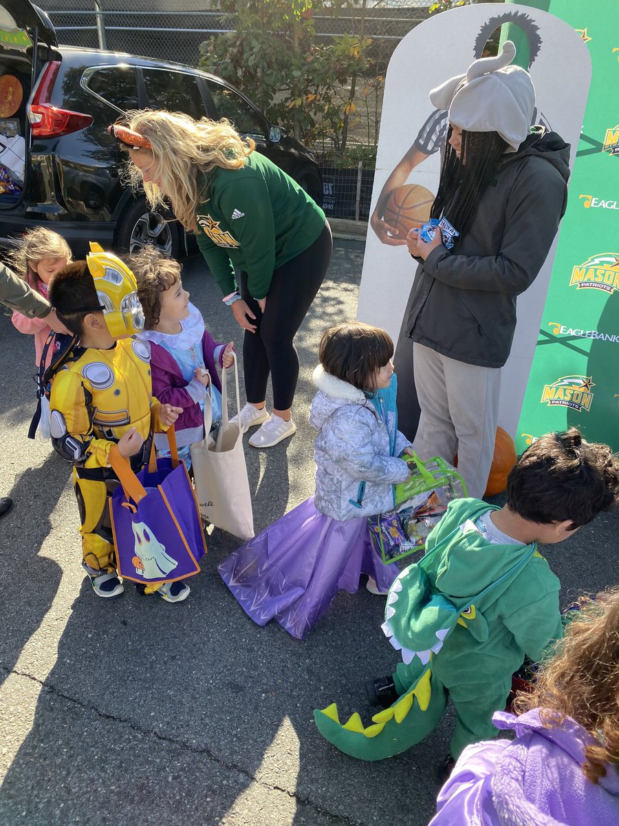 Had a successful Trunk or Treat today! #SAAC #Halloween #TrunkOrTreat