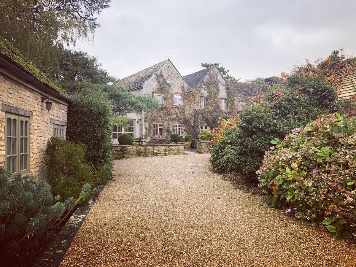 Calcot_and_Spa's tweet photo. Awesome autumn around the grounds ๐ ๐ Stick on some wellies and stride out? You could still be back in time for tea ๐ง
https://t.co/55lHZBYsRb
#CalcotLife #Cotswolds #Hotels @pobhotels https://t.co/D9UdK4wm3Z