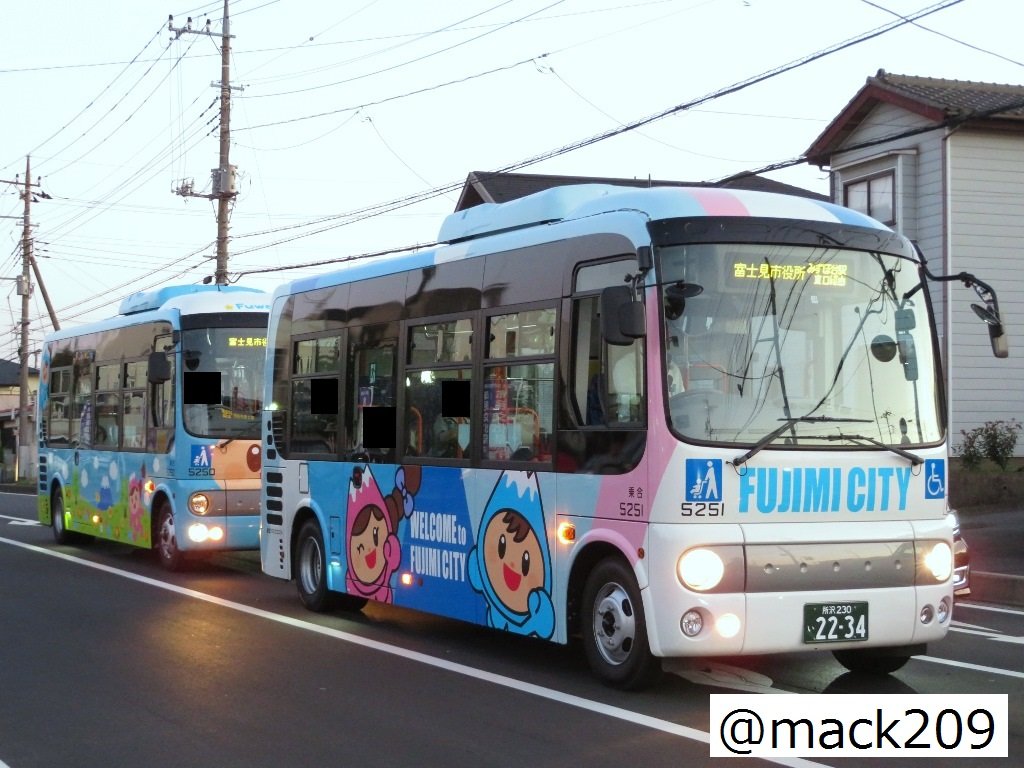 にーまるきゅー チユリス 今日から新型車両運行開始の富士見市内循環バス ふれあい号 東武バスウエスト新座営に納車された新車の5250 5251は共に希望ナンバー 22 34 ふじみし で登録