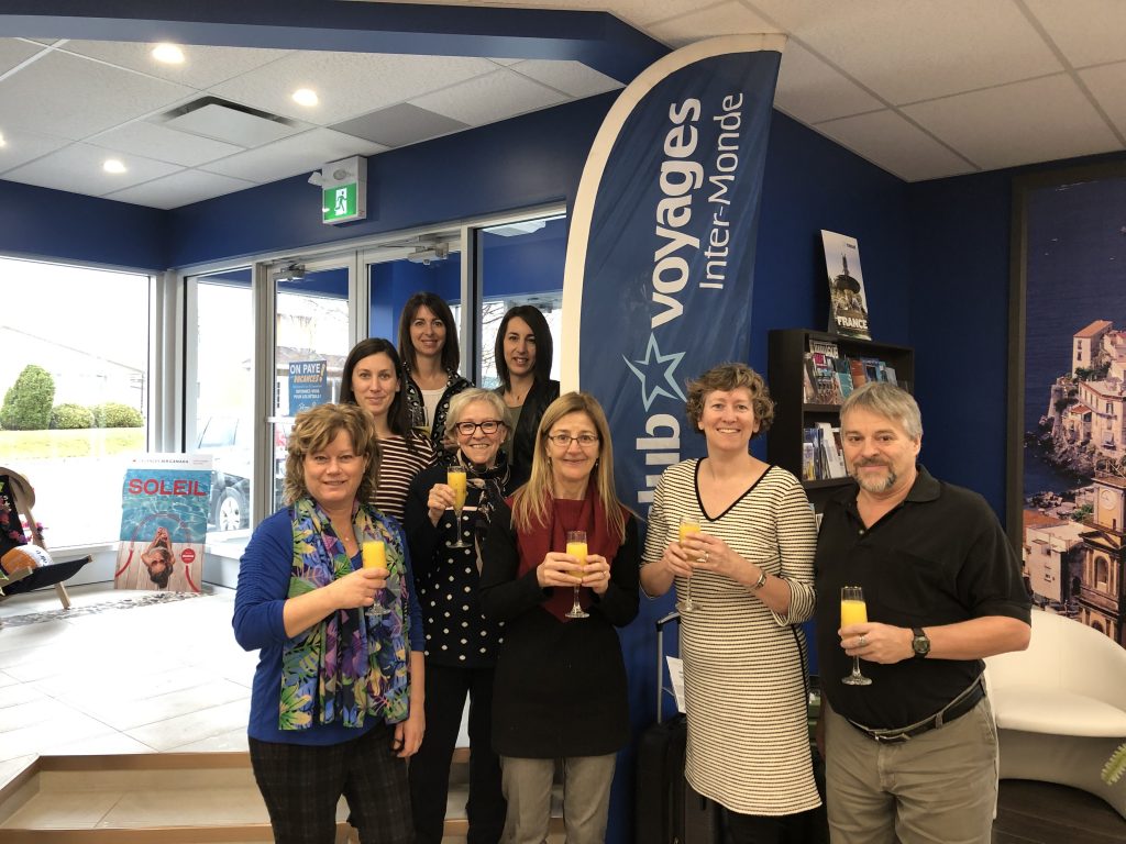 Inter Voyage change de nom - 
(Communiqué
de Club Voyages Inter-Monde)-L’agence de voyage Inter Voyage Rimouski change de
bannière et opère sous le nom de Club Voya... - journallesoir.ca/2019/11/01/int…