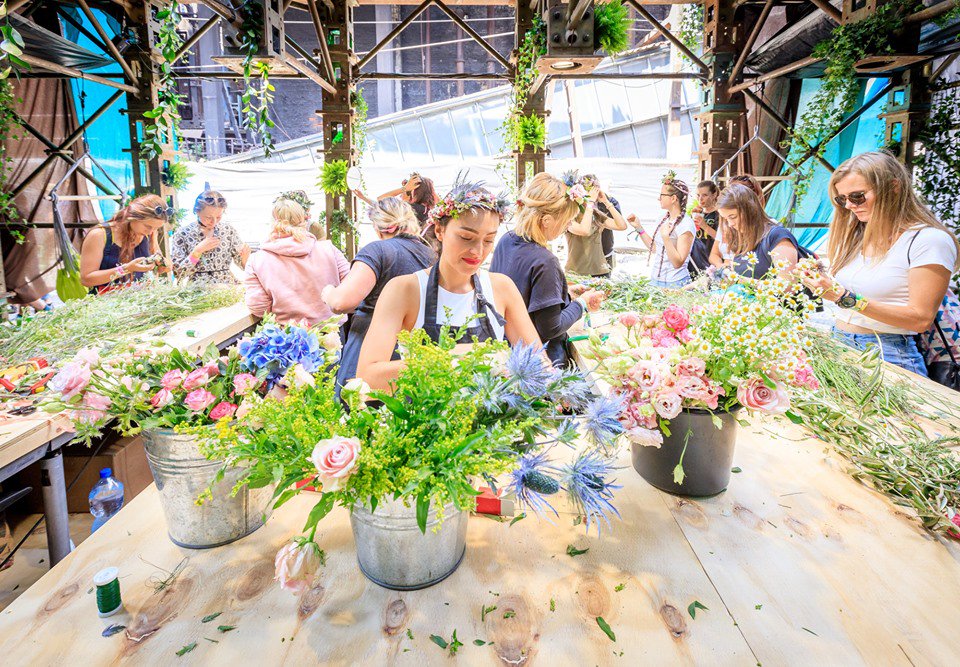 EventArenaPraha's tweet image. Jsme plni emocí a rádi bychom se s vámi podělili o úžasnou zprávu a to, že jsme byli zařazeni mezi shortlistované práce na světové soutěži #BeaWorld. Držte nám pěsti, v listopadu se chystáme před porotu do Milana.
#shortlist #nominace #worldsbestevents #evenarena