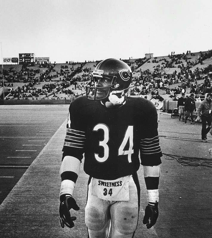 BrittneyPayton's tweet photo. 20 years seems like a lifetime ago yet I remember it like it was yesterday. I miss you everyday but especially today. Love you Dad 💞 #sweetness #daddydaughter #family #missyou #walterpayton #rememberingsweetness https://t.co/6Cb5NLn1WE