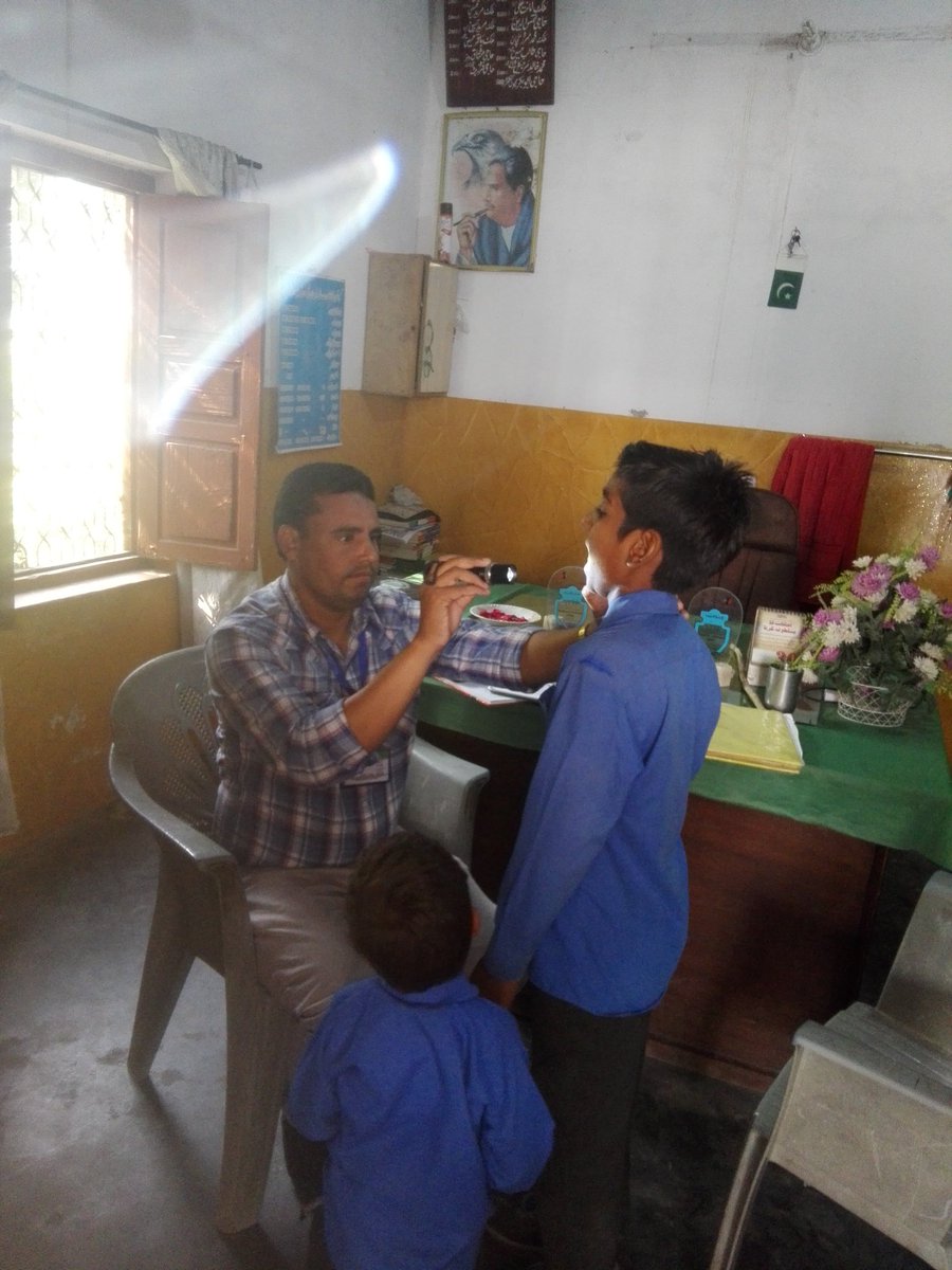 m_saroch's tweet photo. #shp
#Healthdepartment
#teamgover
Muhammad Siddique 
School Health Nutrition Supevisor is conducting health awareness sessions and screening in Government schools for improving health status of school going children.
BHU Kotli bhutta Sialkot. https://t.co/D64wg9u1x3