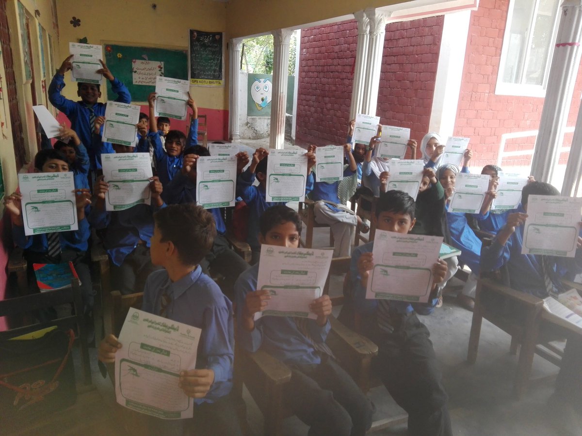 m_saroch's tweet photo. #shp
#Healthdepartment
#teamgover
Muhammad Siddique 
School Health Nutrition Supevisor is conducting health awareness sessions and screening in Government schools for improving health status of school going children.
BHU Kotli bhutta Sialkot. https://t.co/D64wg9u1x3