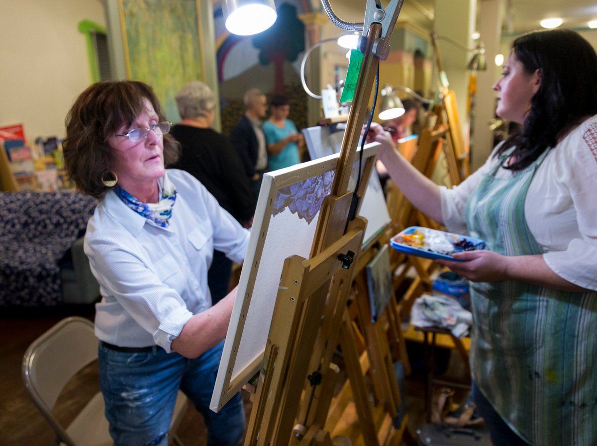 3rd Annual Brews &amp; Brushes LIVE Art Battle Sat. night! @artbyfilomena will be defending her 2018 title of Crowd Favorite! Enjoy awesome food, local brew &amp; watch the "brushes" fly! #eventphotography #mouseislandcreatives #commercialphotography #portraitphotography #presqueisle