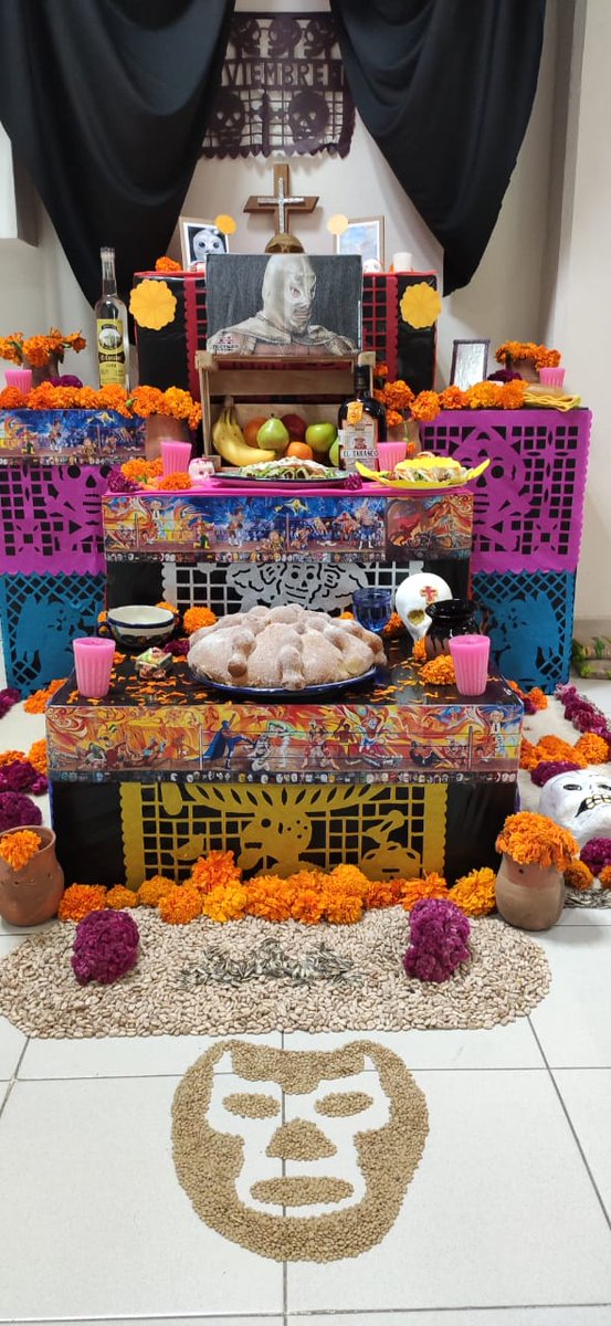 OlyGonzalezMor1's tweet photo. Bonitas nuestras tradiciones mexicanas #TextilesLeon #DiaDeMuertos https://t.co/ISfOzX5BKk