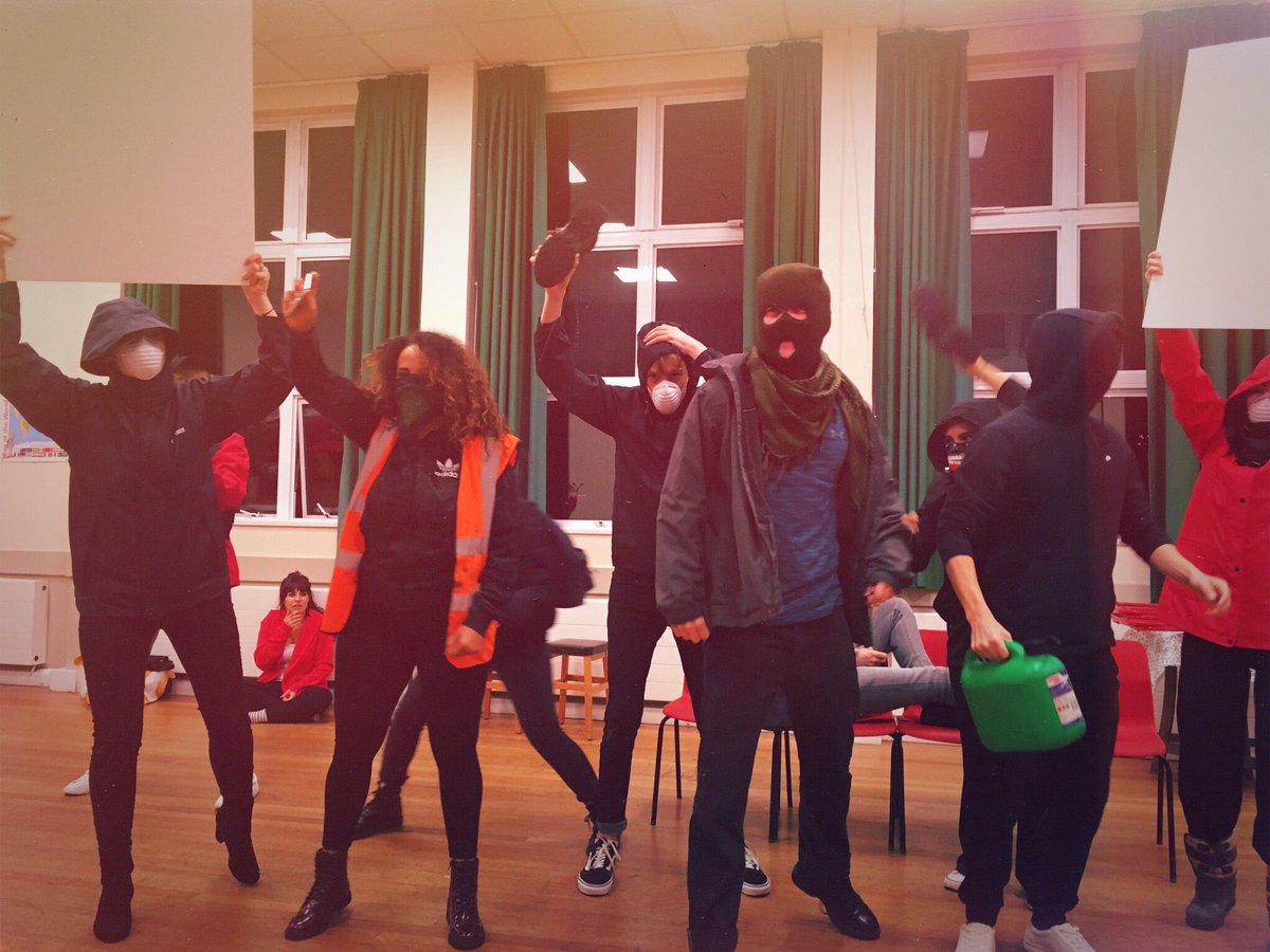 Rialto_Brighton's tweet photo. Did you miss out on this year’s #BrightonScratchNight ? Don’t worry, we have just the thing for you! @PitchyBreath are bringing us six #ShortPlays for one night only! This Sunday (3rd November) at 5pm! We’ll catch you in the bar after? #PitchyBreath #SussexTheatre https://t.co/Tq23kzxaJh
