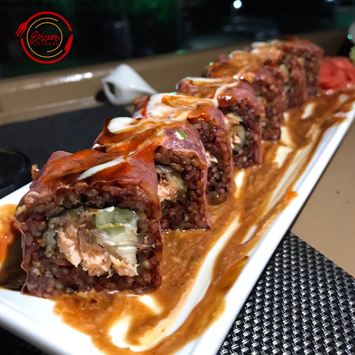 JourneyEpicure's tweet photo. Intestine Roll (Halloween Menu)
Crispy Salmon, Beet Root Rice, Cream Cheese, Cucumbers wrapped in Soy Paper and topped with Unagi, Sriracha and Garlic Sauce
•
•
#hiddentreasures #salmon #beetrootrice #soypaper #unagi #sushi #sushiroll #sushidate #sushimania #dinnerideas https://t.co/jLXxSsNCaZ