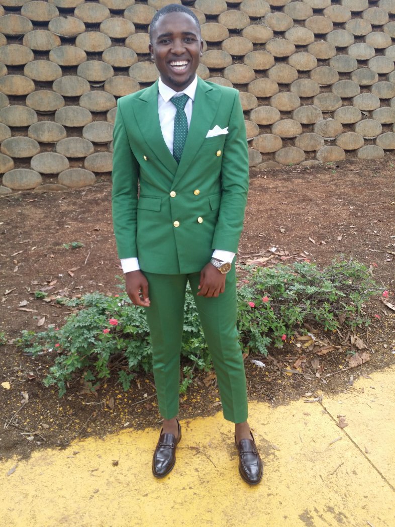 ncedosimelaneee's tweet photo. Loved his suit,the whole look ๐Stylish Gentleman
#limkokwinggrad https://t.co/CjSuDISlNU