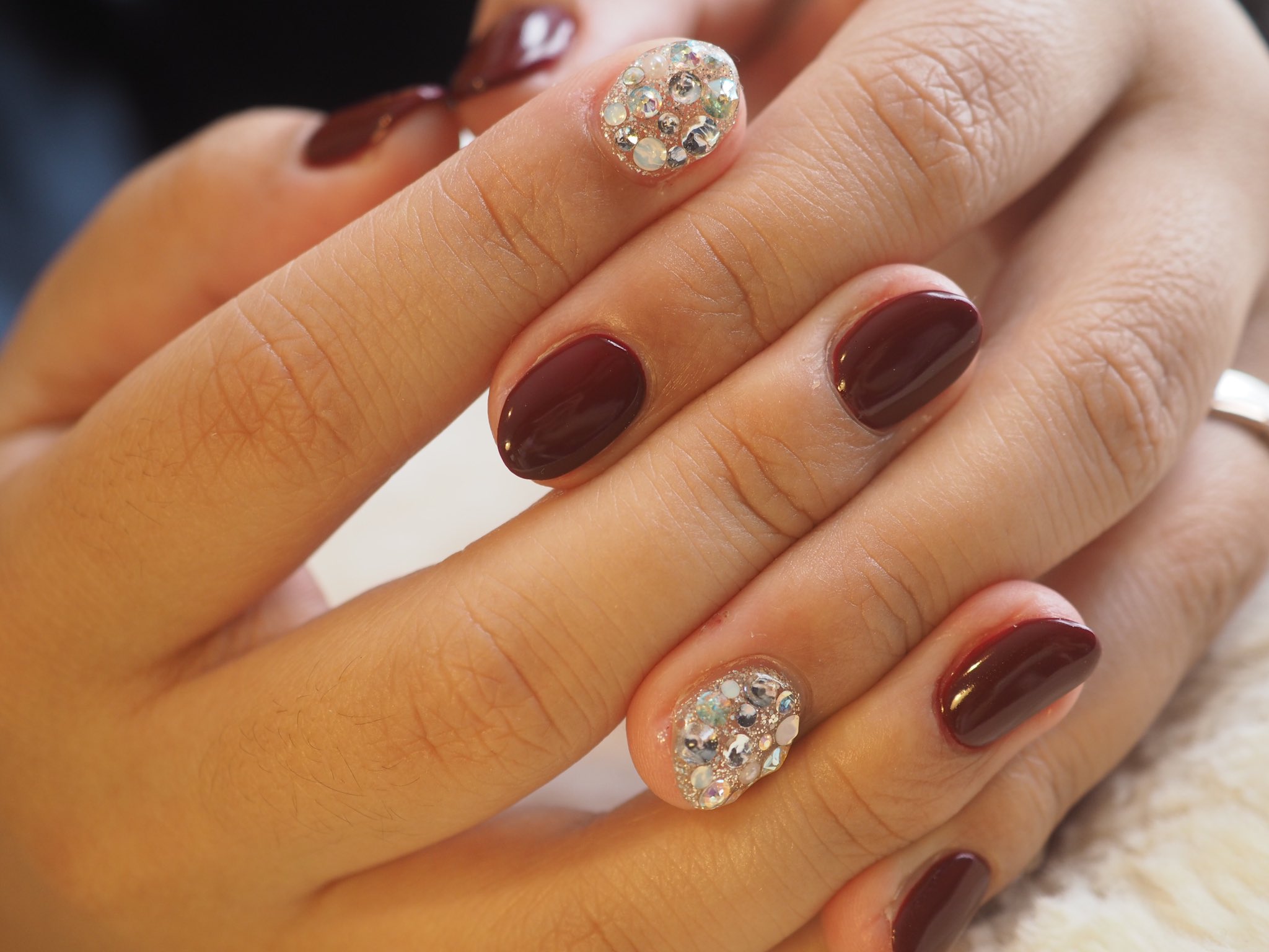 Lunaplena Nailsalon ボルドー ストーンキラキラ ボルドーネイル ワンカラー ストーン敷き詰めネイル Nail Nails ネイルデザイン 予約承り中 T Co Du8e9y9ki8 Twitter
