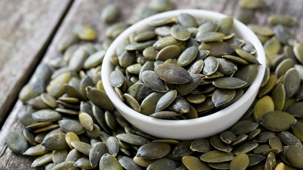 Pipas o semillas de calabaza: propiedades, beneficios y su uso en la cocina bit.ly/2Jd1Efj #salud #nutricion #alimentacion