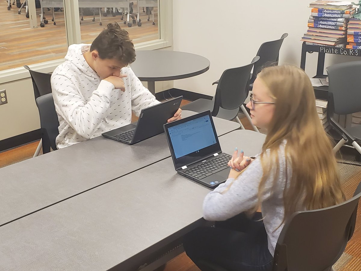 PCR3_FPL's tweet photo. FPL freshmen deep in their steel factory Union/management negotiations #authentic #engagement #pcr3_proud https://t.co/XPHNx8q3nO