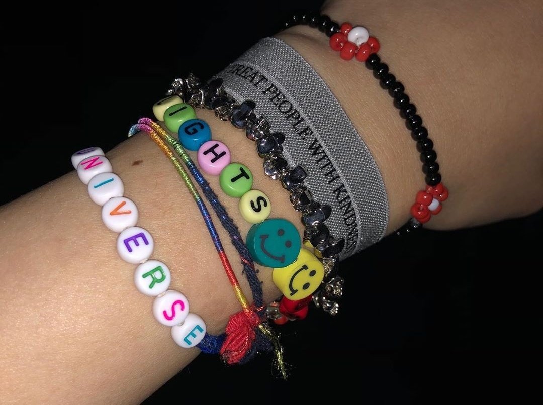 pentabloop's tweet photo. Anyone else wanna do an even there we show off our wrists/hands and the bracelets, rings, or anything we have on them like shinwon?
#UniBling or something https://t.co/hri833bobP