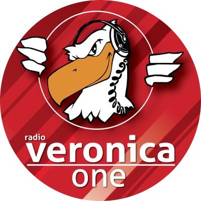 annaljsa's tweet photo. #FigliVirtuali a “Tutto Volume” su @RVeronicaOne🎙

Domenica alle 12 - all’interno della rubrica letteraria curata dai mitici @vale e @AColombo74, parlerò di educazione al digitale e rapporto con la tecnologia.

Su Torino 93.6 📻 oppure https://t.co/avnReHpKEZ

#soloilmeglio 🦅♥️ https://t.co/4vTuM5yiTx
