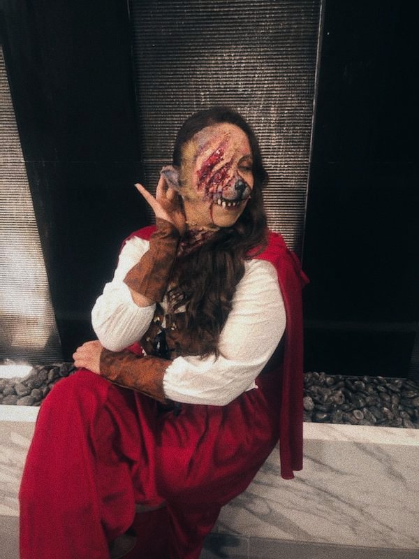 'Don't consider my kindness as my weakness. The beast in me is sleeping, not dead.'
.
.
.
#littleredridinghood #wolf #halloween #costume #horrormakeup