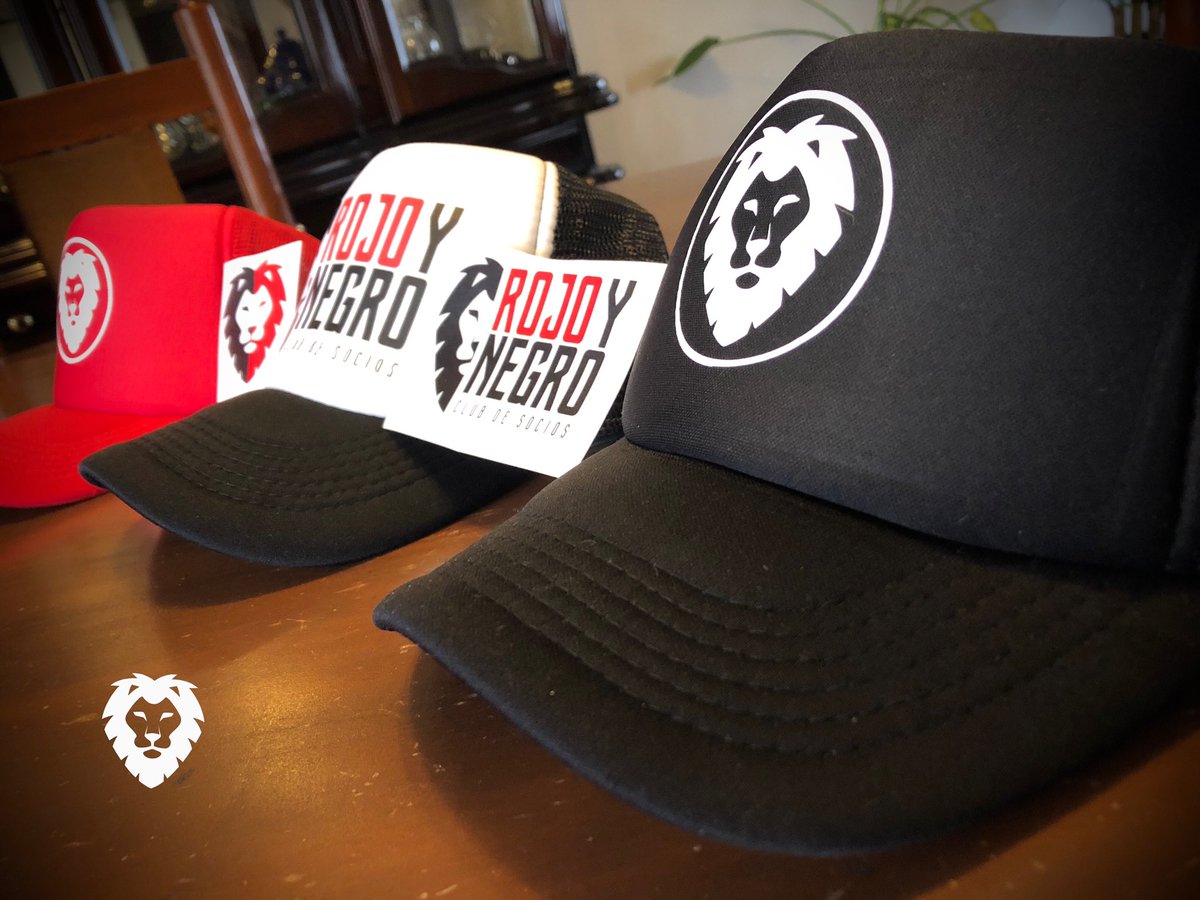 club_rojoynegro's tweet photo. ¡Te presentamos a nuestra nueva delantera! 🧢😎

¿Quieres ganar 1 gorra de #RojoYNegro🚩?

👉🏼 RT a este tuit 🔁
👉🏼 Síguenos 💪🏼

🔺 Anuncio de ganador/a: domingo en el #RojoFest.

Estaremos en el Mall del Río este domingo y lunes (10h00 a 20h00) en el evento 🔴⚫️

¡Te esperamos! https://t.co/EVJI2hf53L