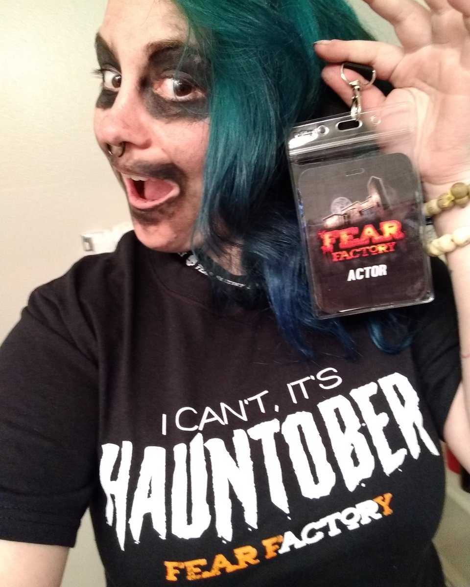 OccultHive's tweet photo. End of Season. Halloween Night. #Actor #Halloween #Samhain #Fear #FearFactorySLC #GhostAdventures #ZakBagans #Scare #BlackOutMakeup #CatacombsZone #EndOfSeason #Haunt #HappyHalloween2019 #Hauntober #October https://t.co/SQe7elZAmj