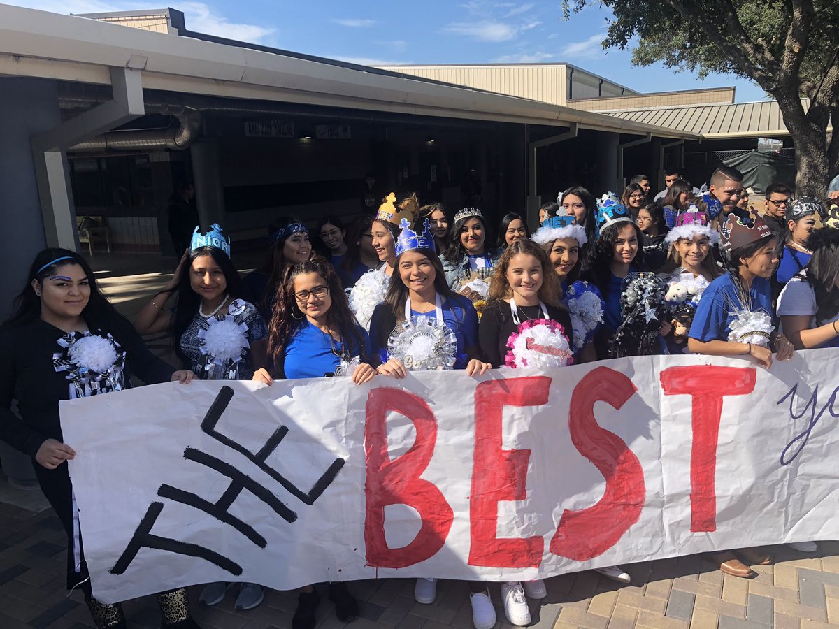 PSJANORTHECHS's tweet image. We have the BEST Seniors!!! @PSJAISD #hoco2k19