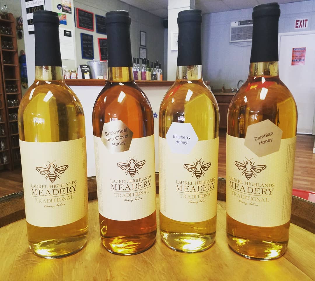 laurelhighlands's tweet photo. November's Laurel Highlands Happenings blends mead with a dash of holiday events happening in downtown Irwin with host @louise_LHVB 

Listen in this Saturday at 9 a.m. on @973LiteFM Latrobe to hear from our guests  @LHMeadery and Downtown Iriwn.

Listen: https://t.co/MCD611pZ5B https://t.co/g1hcDcLsLm