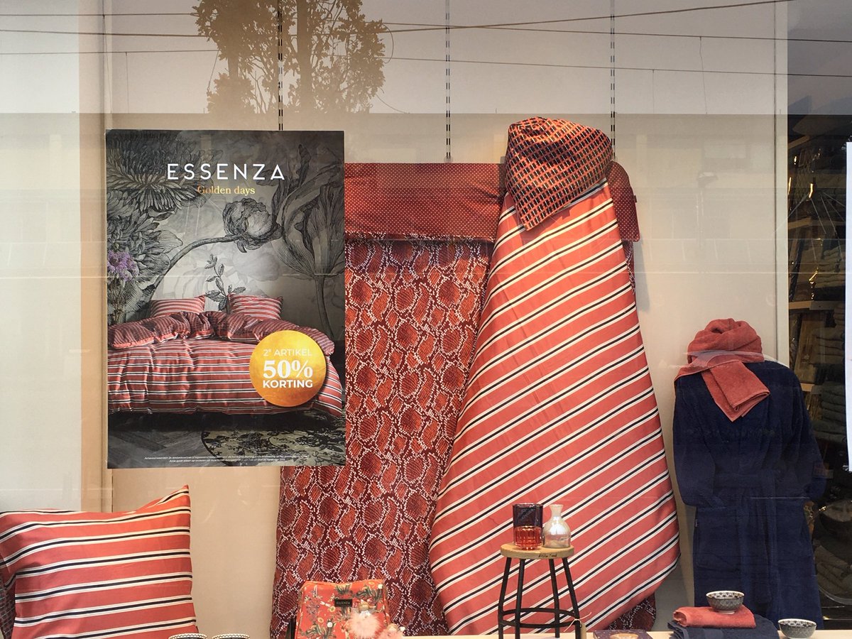 DeLinnenboom's tweet photo. #Essenza Golden Days zijn begonnen!! Op 2de #dekbedovertrek of bijpassend jersey #hoeslaken dat voorzien is van het Golden Days sticker 50% Korting! (Korting is geldig op goedkoopste artikel)  Actie hebben we alleen in de winkel. #Cadeautip voor de #Sinterklaas en de #Kerstman https://t.co/h9XMqcQp87
